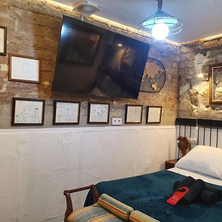 Studio Or Rooms With Private Bathroom Or Rooms With Shared Bathroom Barcelona Zewnętrze zdjęcie