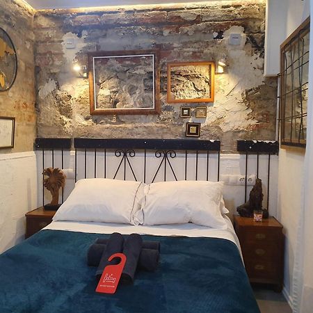 Studio Or Rooms With Private Bathroom Or Rooms With Shared Bathroom Barcelona Zewnętrze zdjęcie