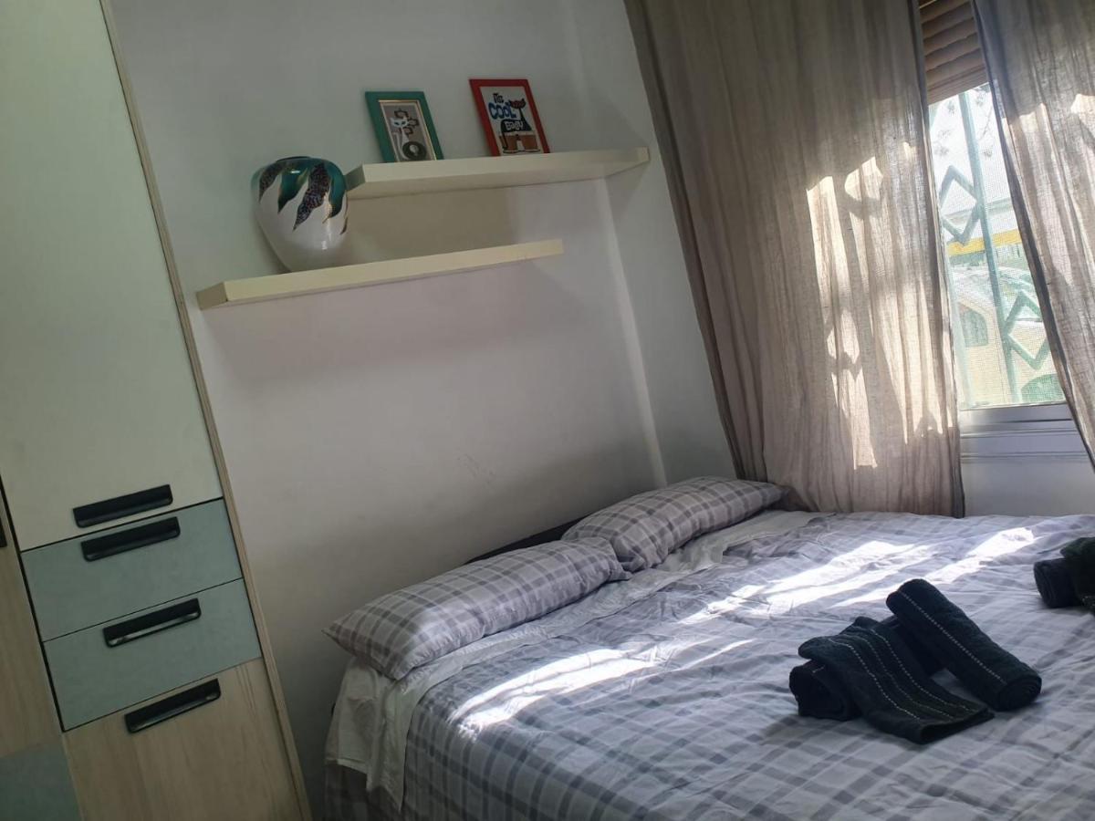 Studio Or Rooms With Private Bathroom Or Rooms With Shared Bathroom Barcelona Zewnętrze zdjęcie