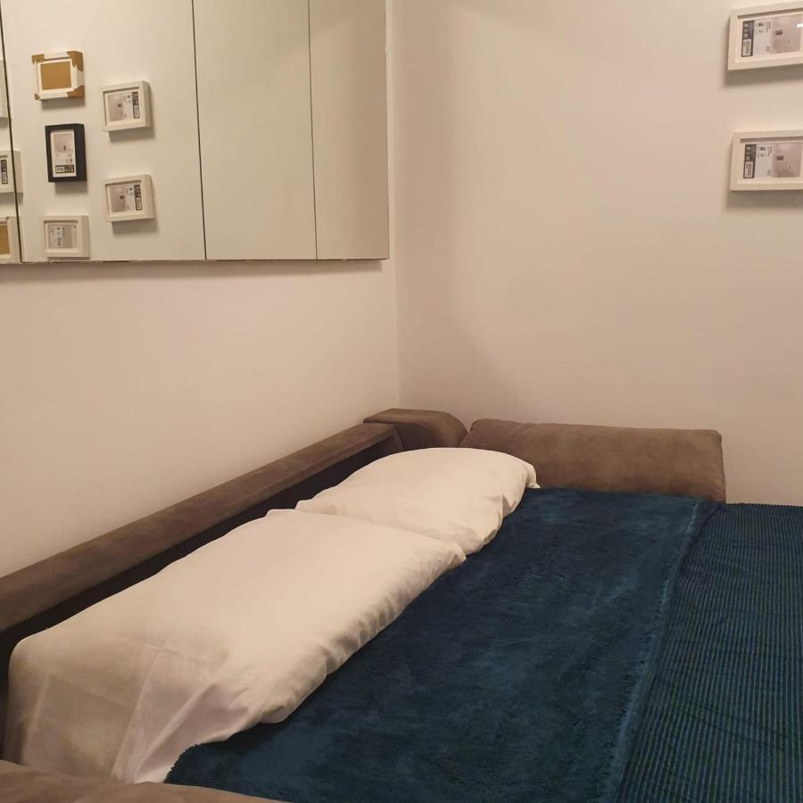Studio Or Rooms With Private Bathroom Or Rooms With Shared Bathroom Barcelona Zewnętrze zdjęcie