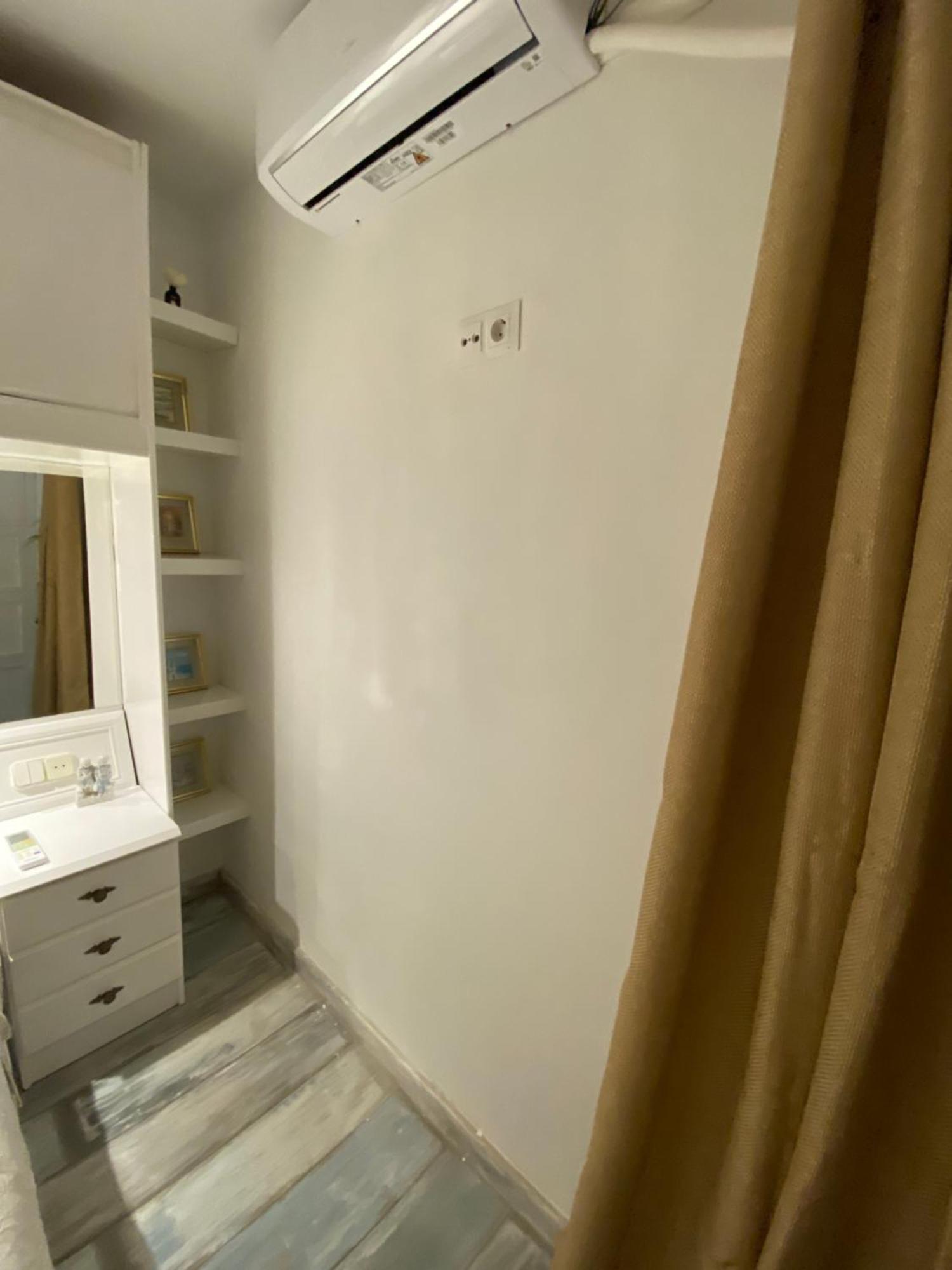 Studio Or Rooms With Private Bathroom Or Rooms With Shared Bathroom Barcelona Zewnętrze zdjęcie
