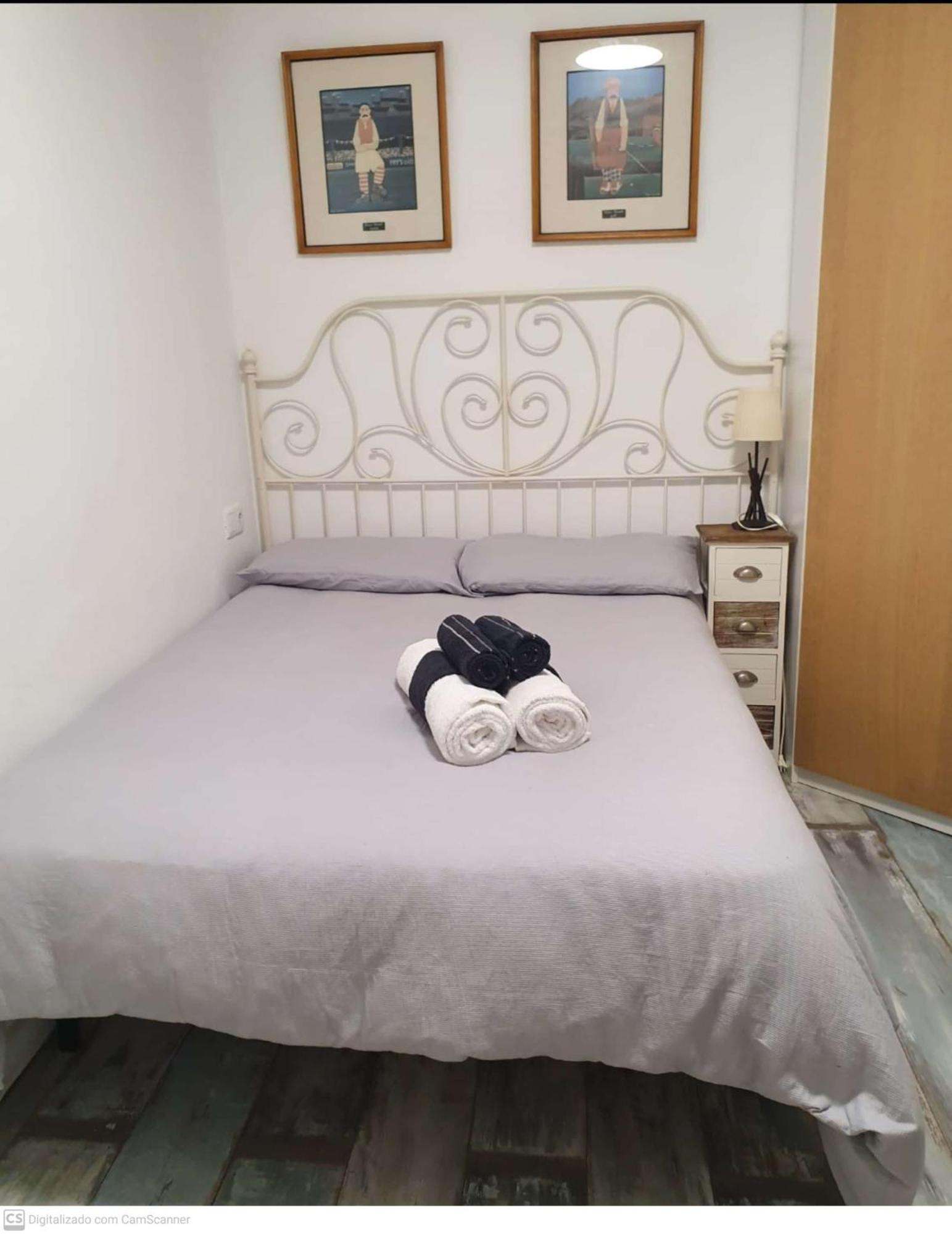 Studio Or Rooms With Private Bathroom Or Rooms With Shared Bathroom Barcelona Zewnętrze zdjęcie
