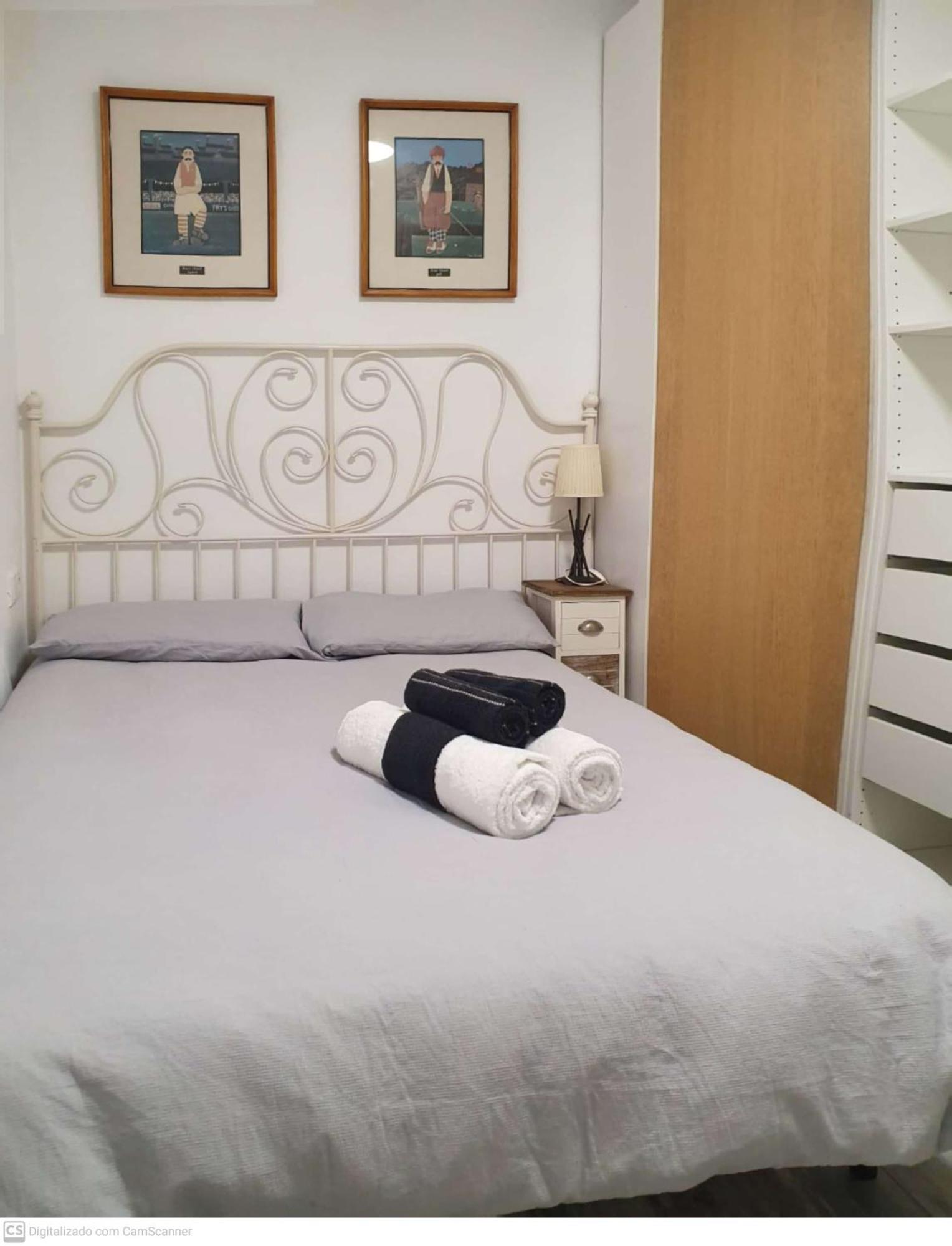 Studio Or Rooms With Private Bathroom Or Rooms With Shared Bathroom Barcelona Zewnętrze zdjęcie
