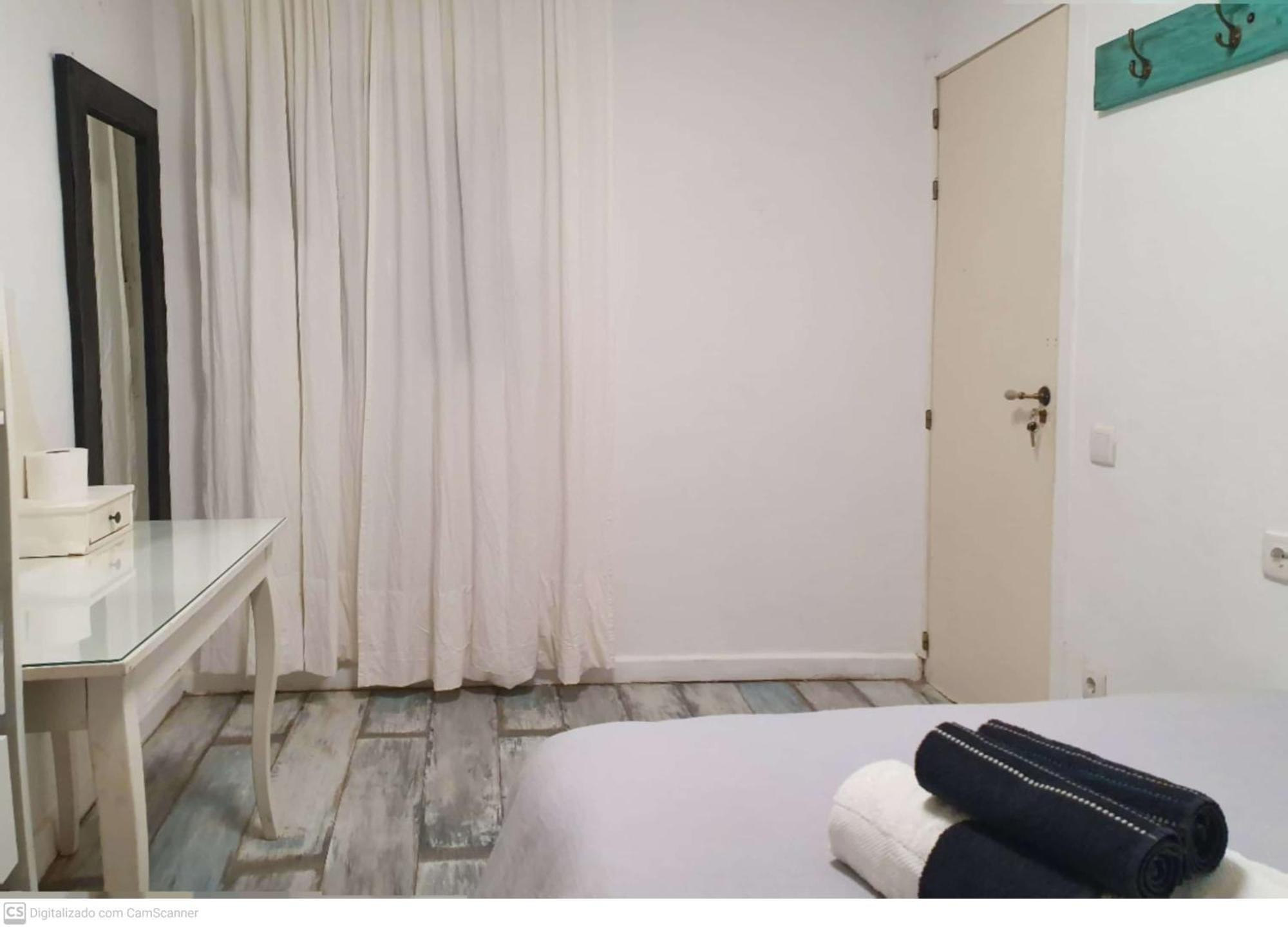Studio Or Rooms With Private Bathroom Or Rooms With Shared Bathroom Barcelona Zewnętrze zdjęcie