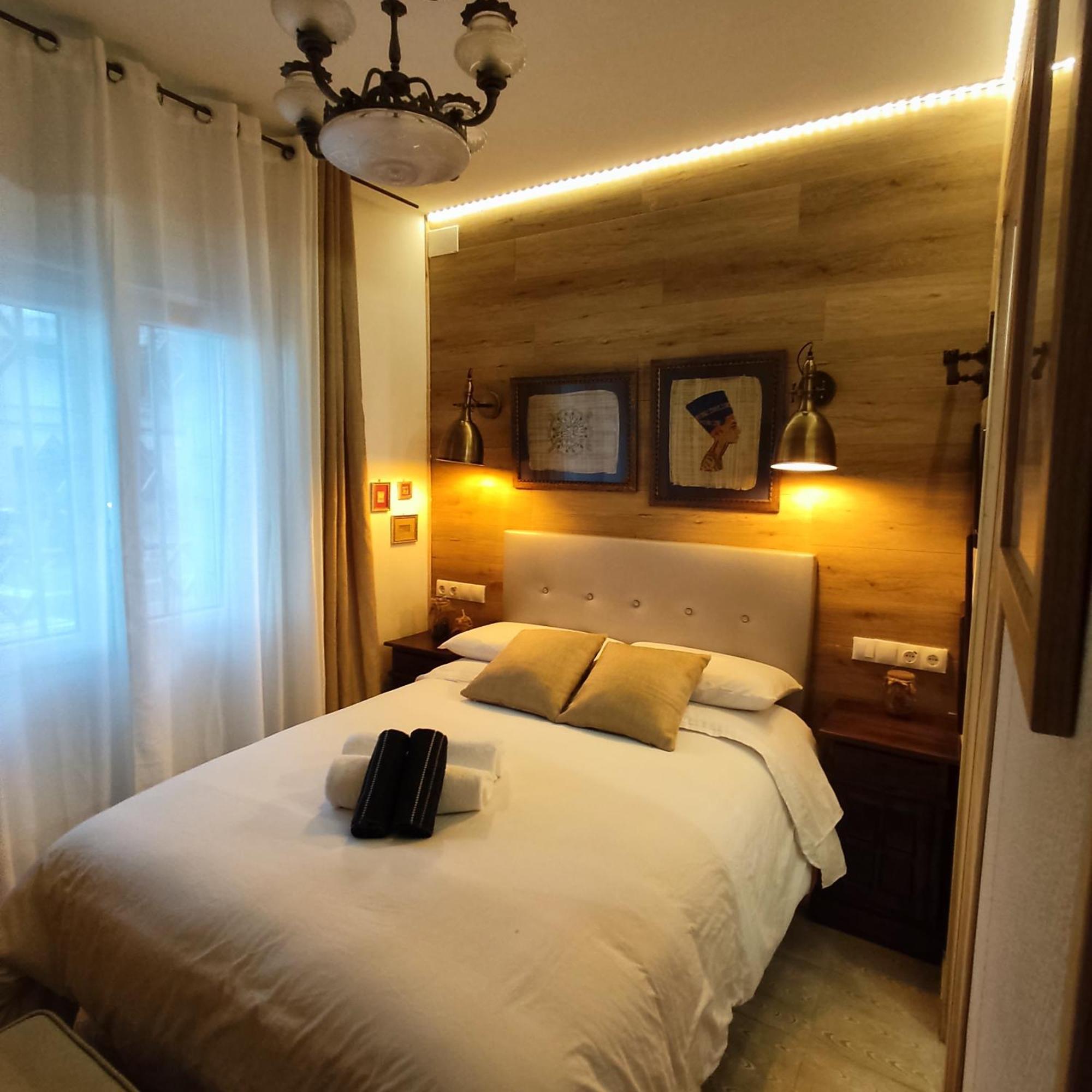 Studio Or Rooms With Private Bathroom Or Rooms With Shared Bathroom Barcelona Zewnętrze zdjęcie