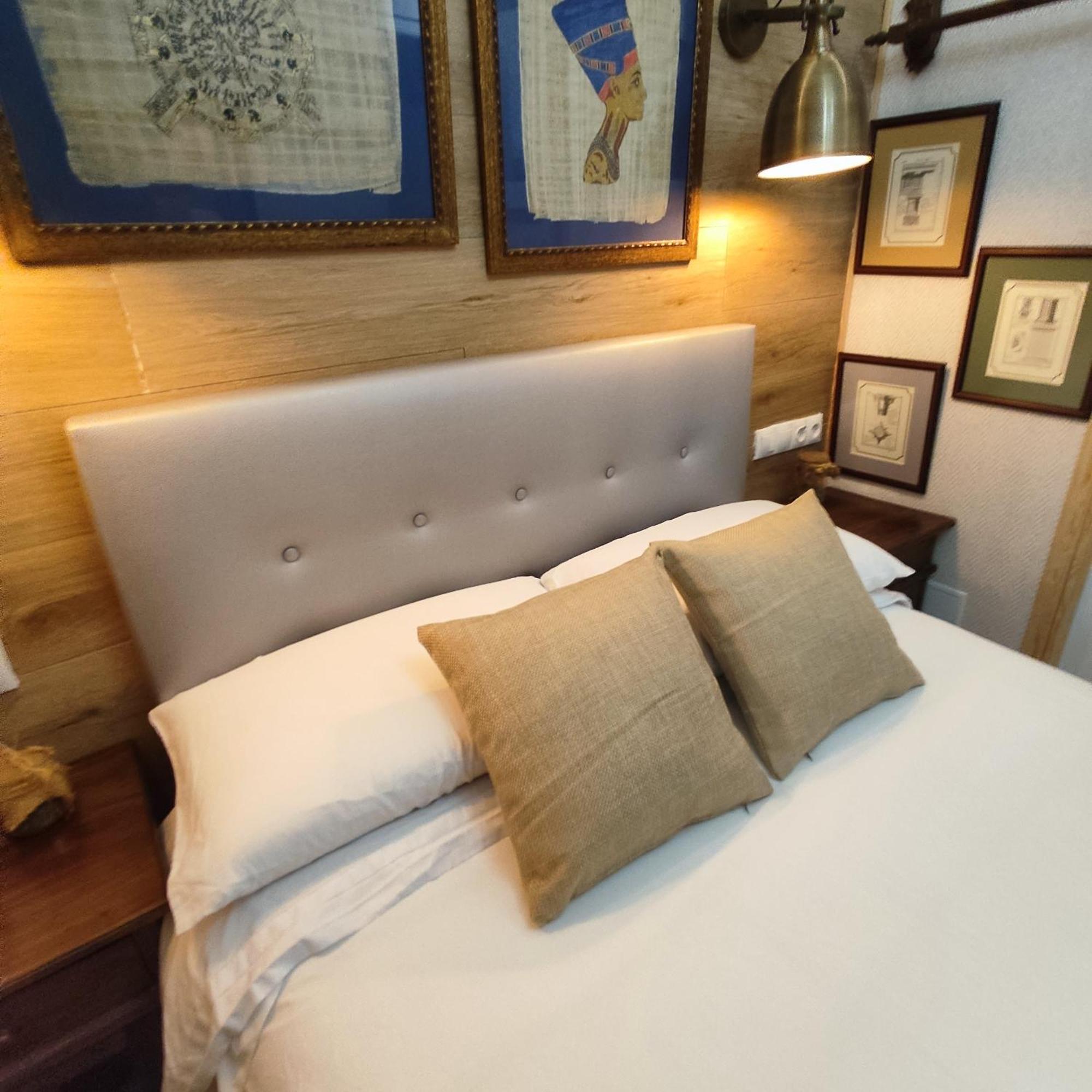 Studio Or Rooms With Private Bathroom Or Rooms With Shared Bathroom Barcelona Zewnętrze zdjęcie
