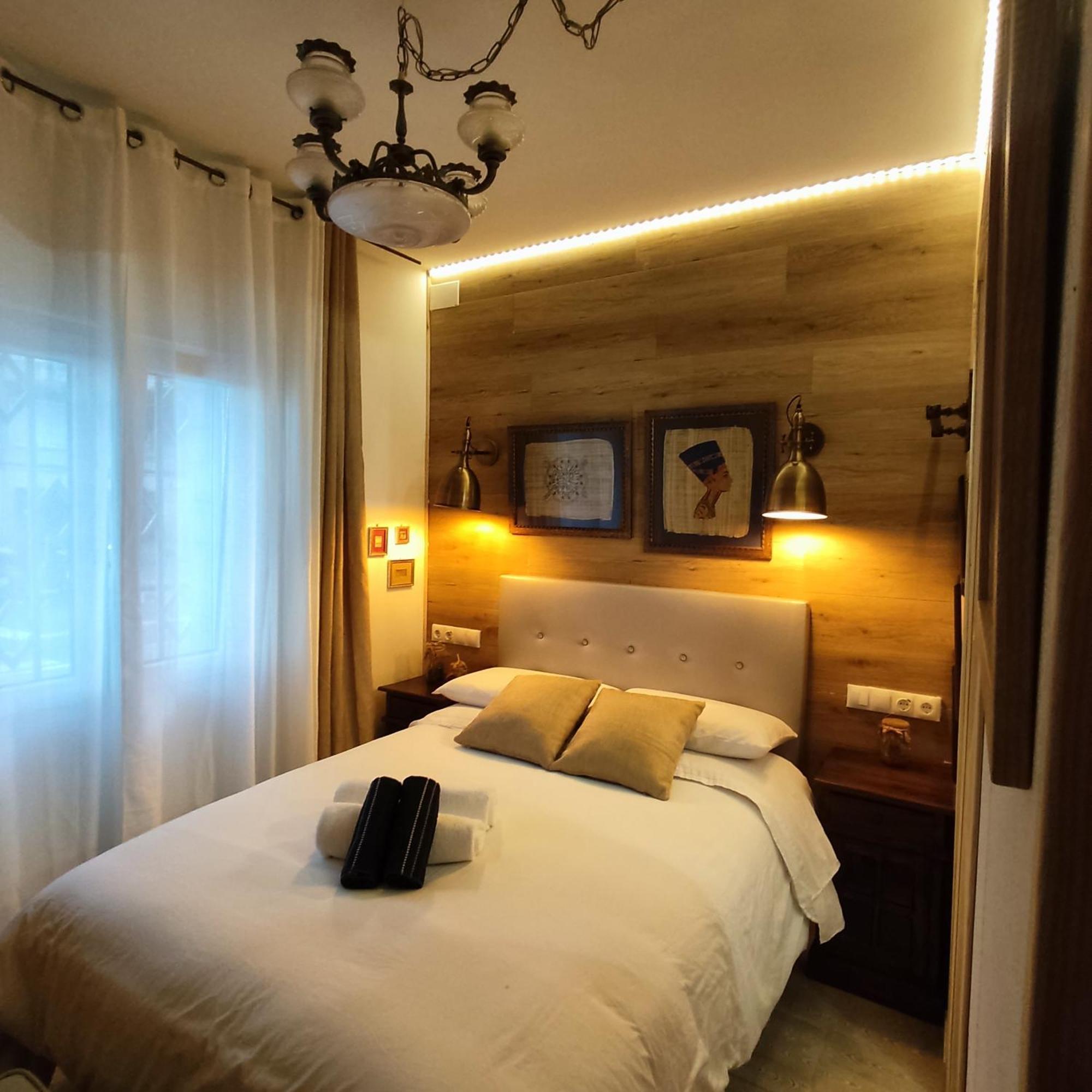 Studio Or Rooms With Private Bathroom Or Rooms With Shared Bathroom Barcelona Zewnętrze zdjęcie