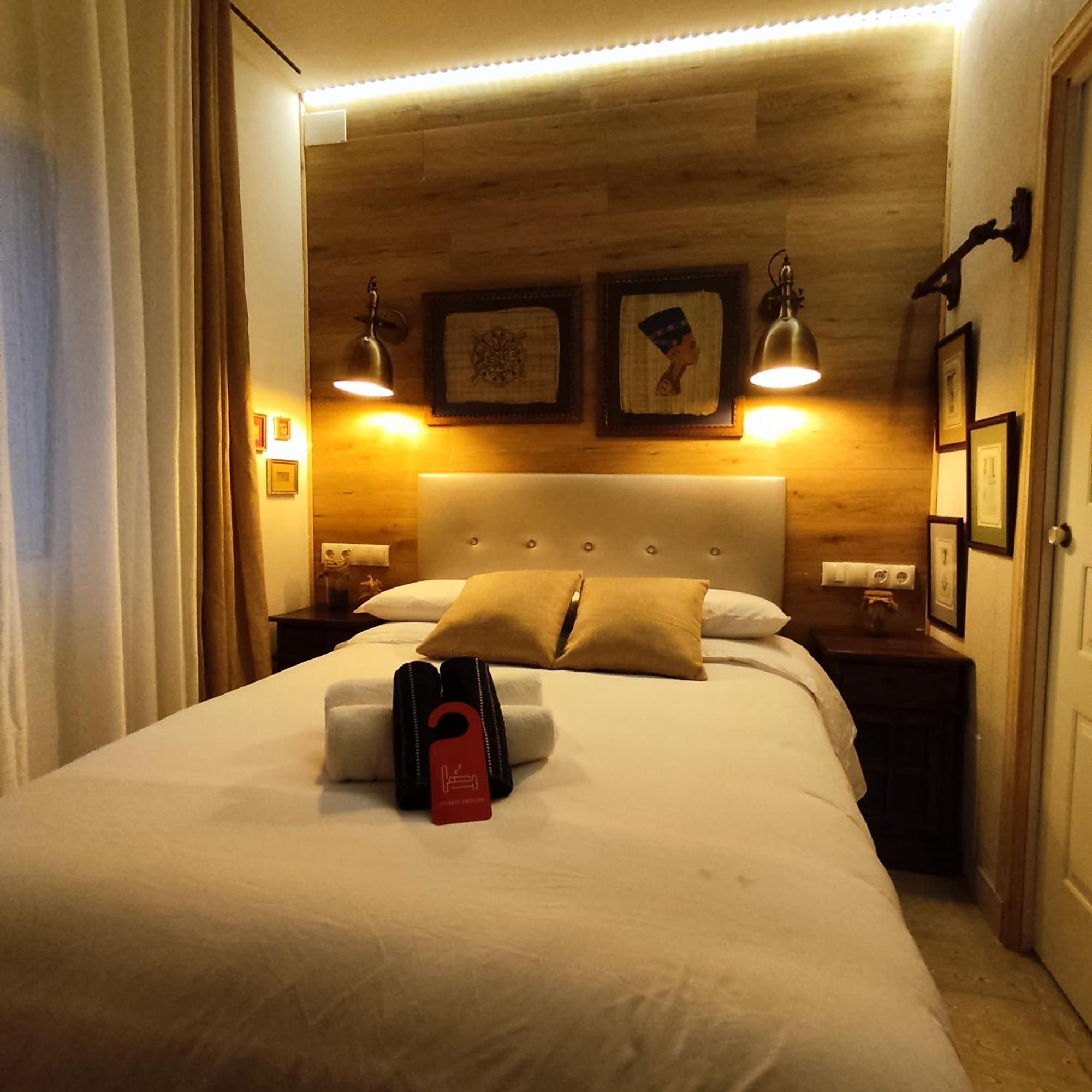 Studio Or Rooms With Private Bathroom Or Rooms With Shared Bathroom Barcelona Zewnętrze zdjęcie