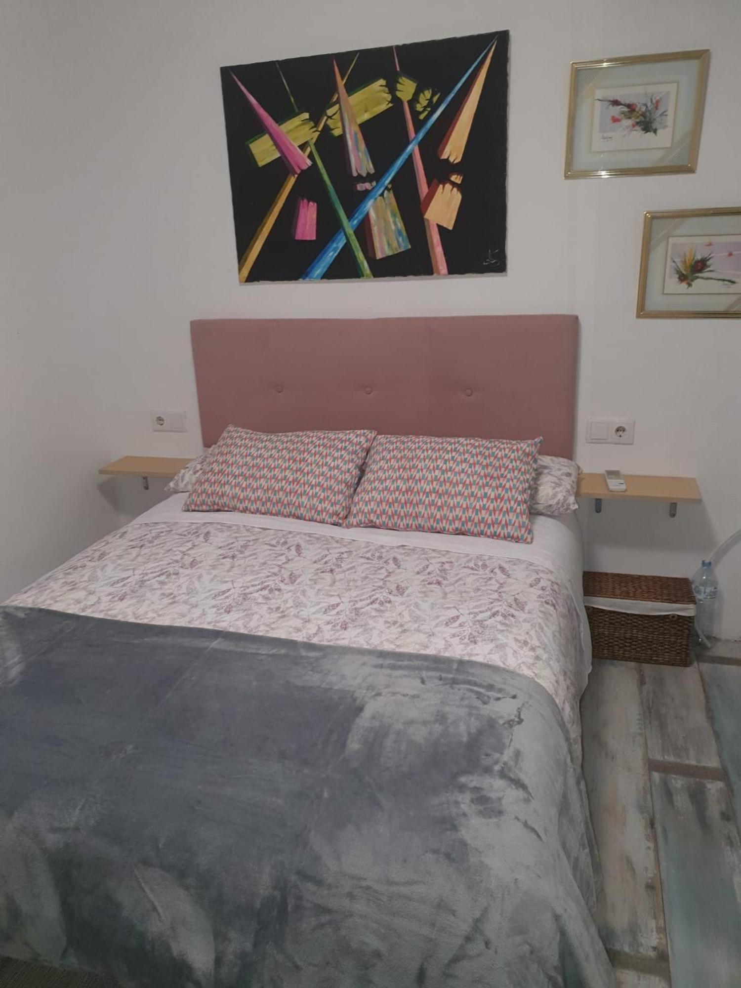 Studio Or Rooms With Private Bathroom Or Rooms With Shared Bathroom Barcelona Zewnętrze zdjęcie