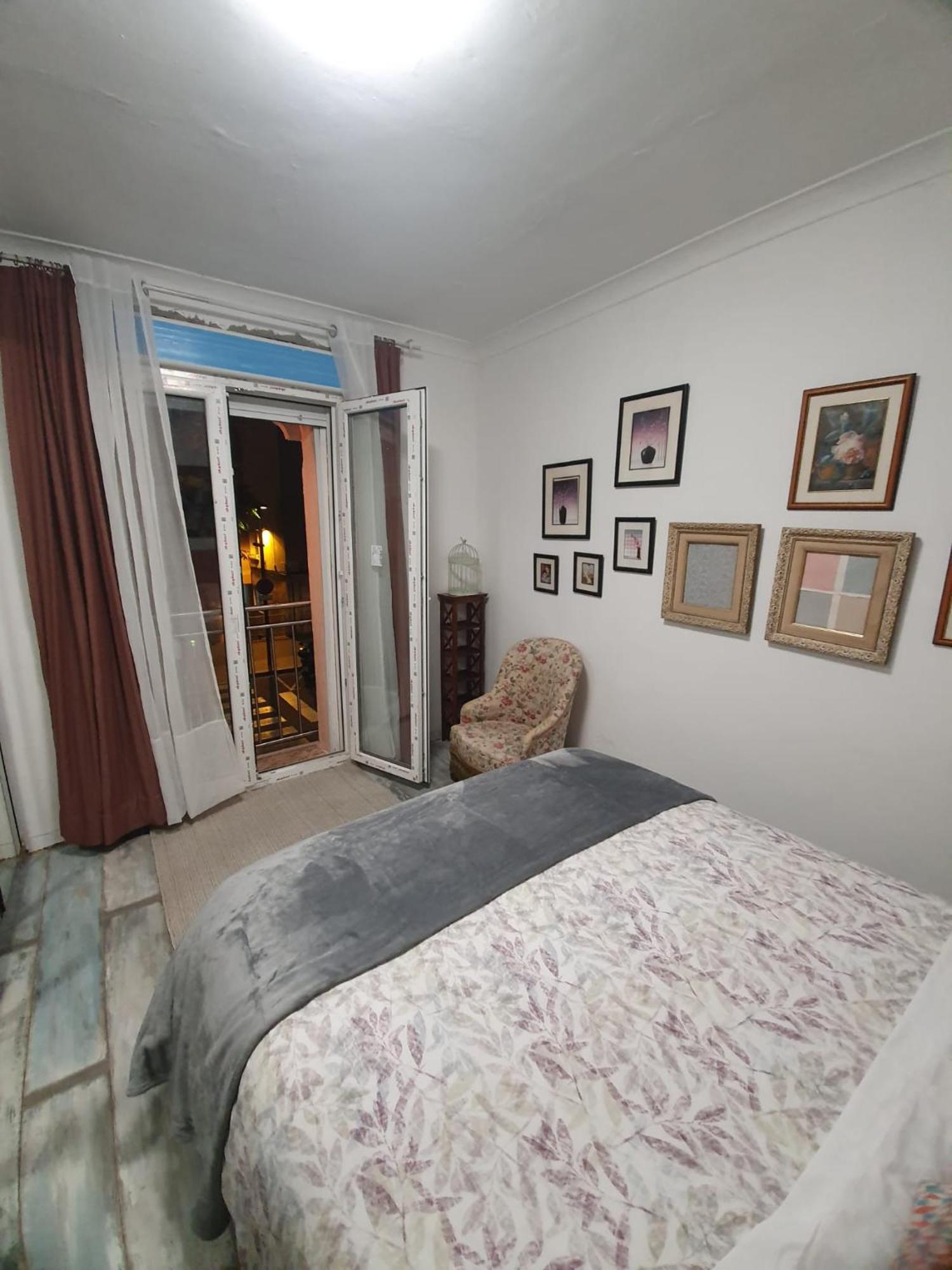 Studio Or Rooms With Private Bathroom Or Rooms With Shared Bathroom Barcelona Zewnętrze zdjęcie