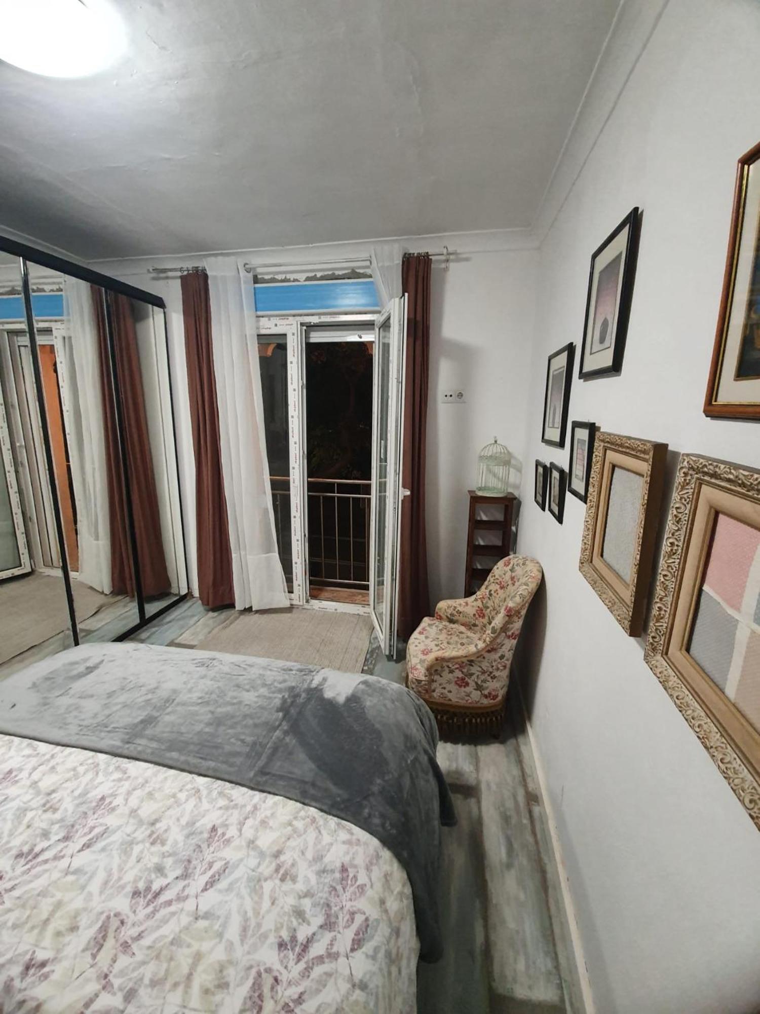 Studio Or Rooms With Private Bathroom Or Rooms With Shared Bathroom Barcelona Zewnętrze zdjęcie