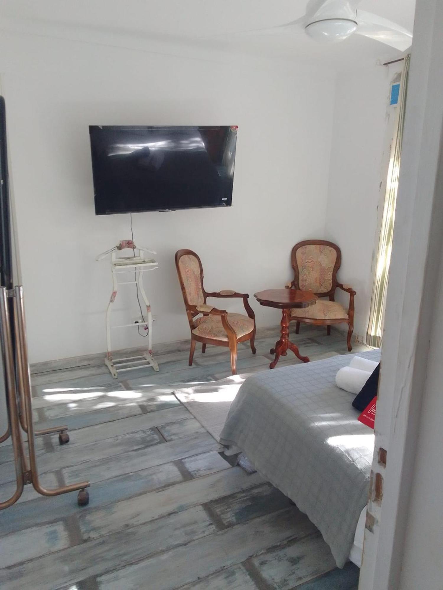 Studio Or Rooms With Private Bathroom Or Rooms With Shared Bathroom Barcelona Zewnętrze zdjęcie