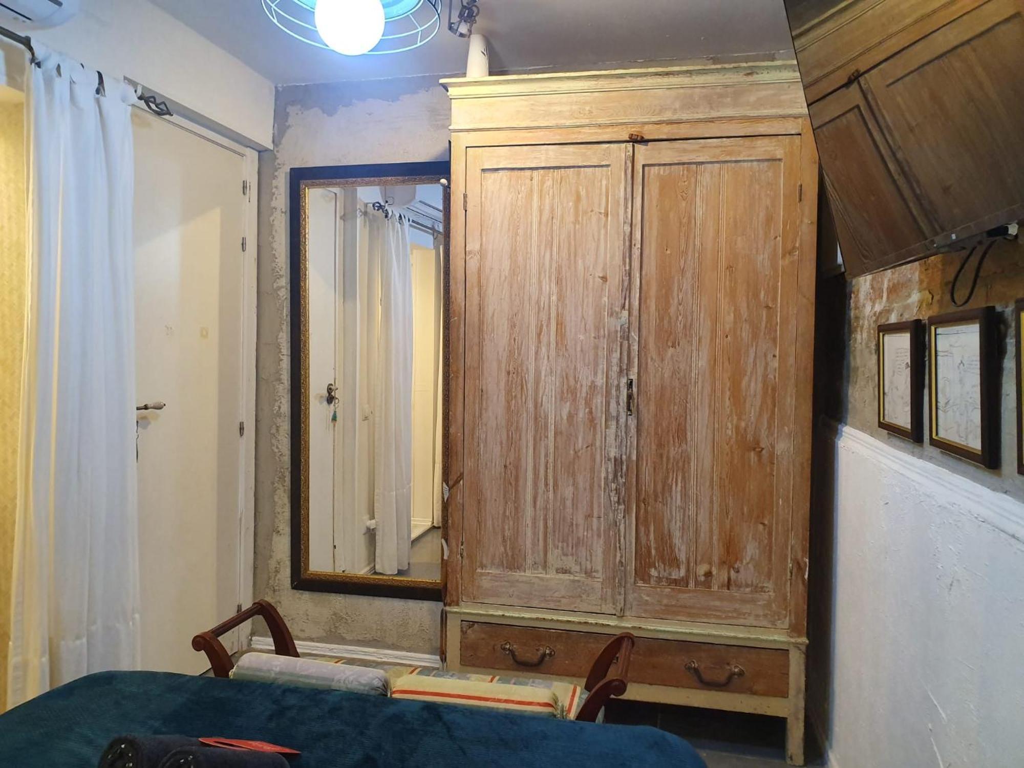 Studio Or Rooms With Private Bathroom Or Rooms With Shared Bathroom Barcelona Zewnętrze zdjęcie